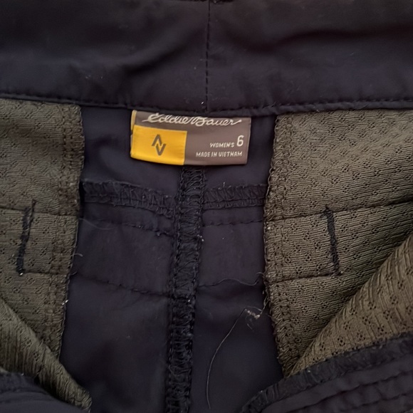 Eddie Bauer women’s shorts - Picture 4 of 5
